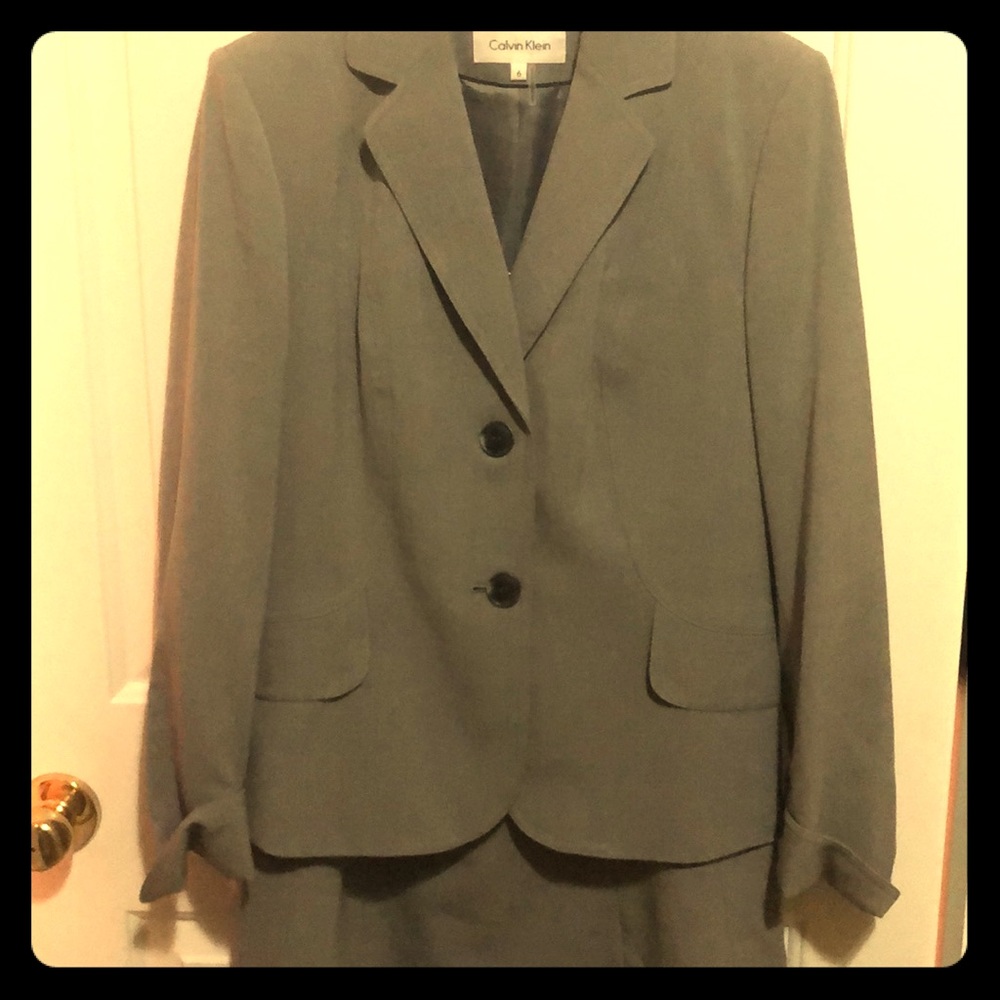 Calvin Klein grey a-line skirt suit.Size 6
